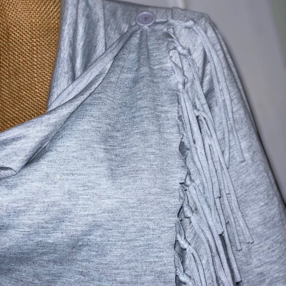 Women's Fringe Wrap Top (M/L) - Picture 3 of 4